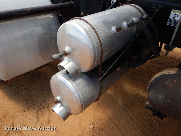 image for item DK6995 2003 Peterbilt 379  semi truck