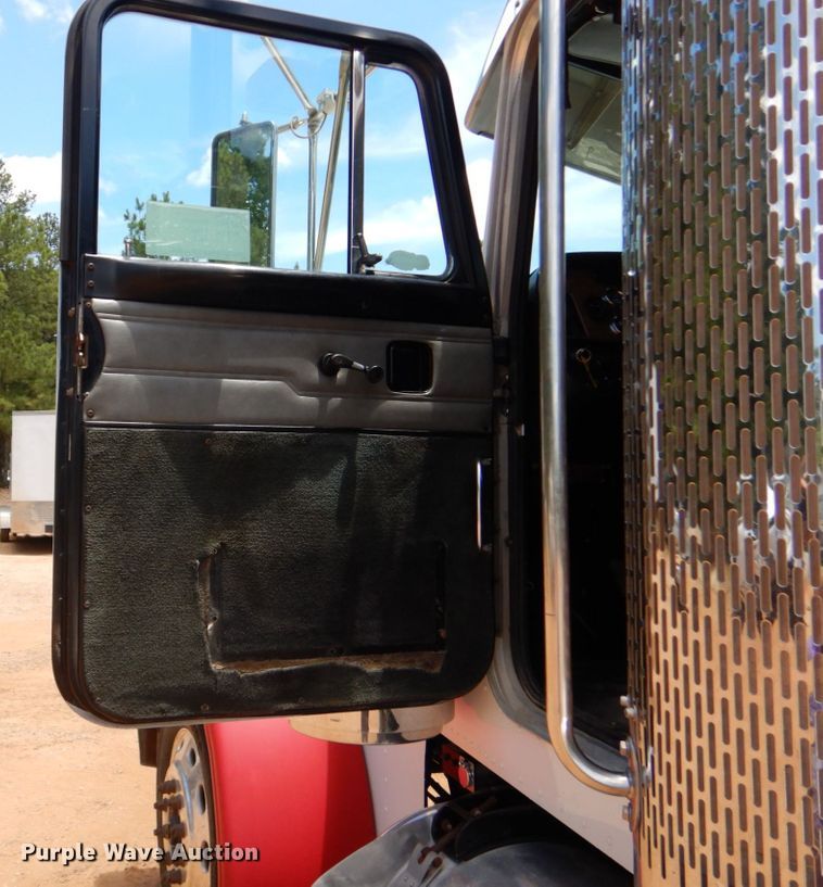 image for item DK6995 2003 Peterbilt 379  semi truck