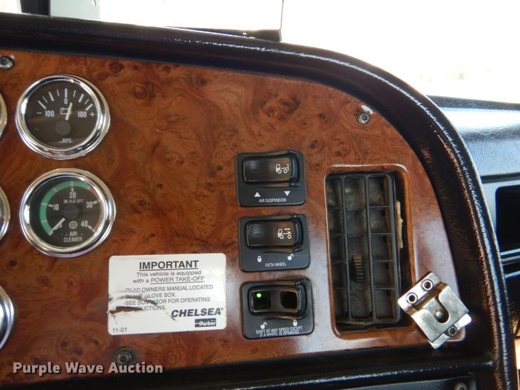 image for item DK6995 2003 Peterbilt 379  semi truck