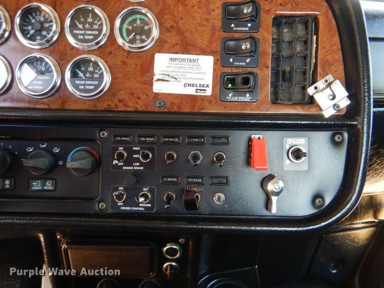 image for item DK6995 2003 Peterbilt 379  semi truck