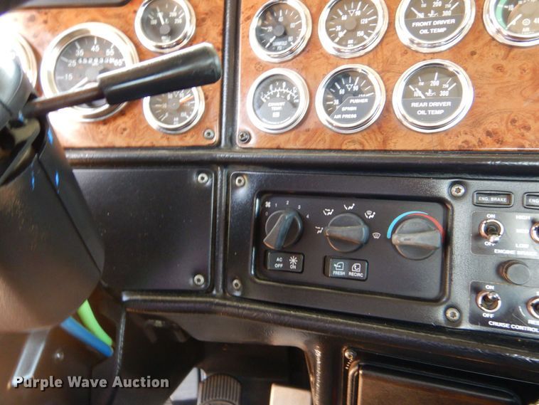 image for item DK6995 2003 Peterbilt 379  semi truck