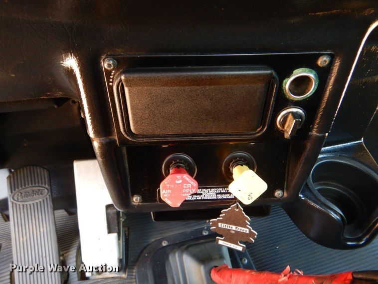 image for item DK6995 2003 Peterbilt 379  semi truck