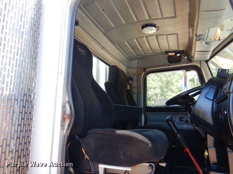 image for item DK6995 2003 Peterbilt 379  semi truck