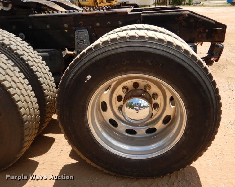 image for item DK6995 2003 Peterbilt 379  semi truck