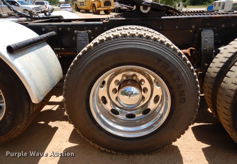 image for item DK6995 2003 Peterbilt 379  semi truck