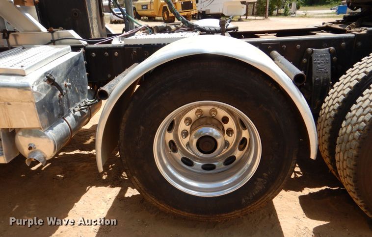 image for item DK6995 2003 Peterbilt 379  semi truck