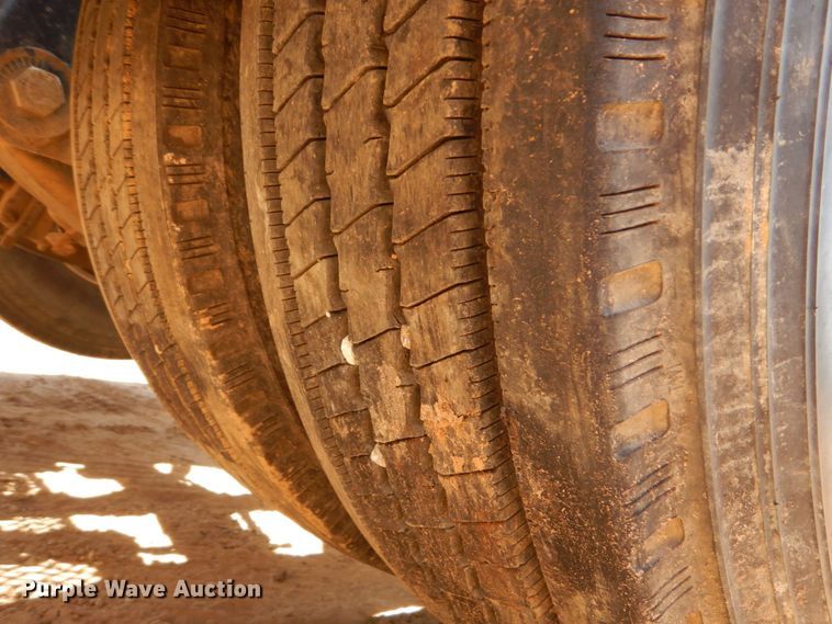 image for item DK6995 2003 Peterbilt 379  semi truck