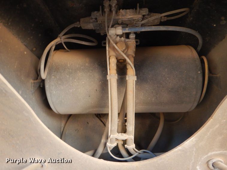 image for item DK6997 2017 Armor Lite SHD32  end dump trailer