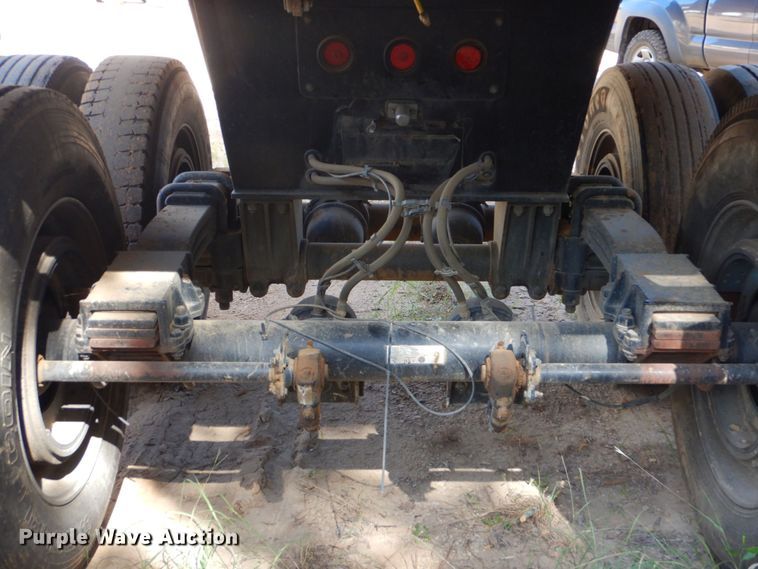 image for item DK6997 2017 Armor Lite SHD32  end dump trailer