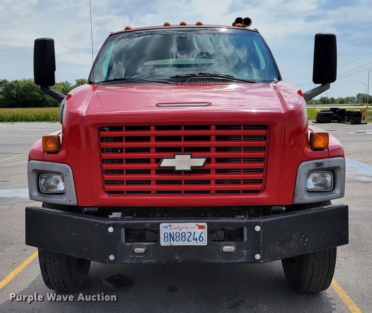 image for item DM8011 2004 Chevrolet C7500  Crew Cab flatbed truck