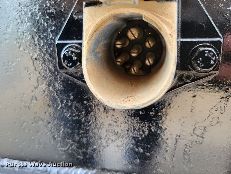 image for item DM8011 2004 Chevrolet C7500  Crew Cab flatbed truck