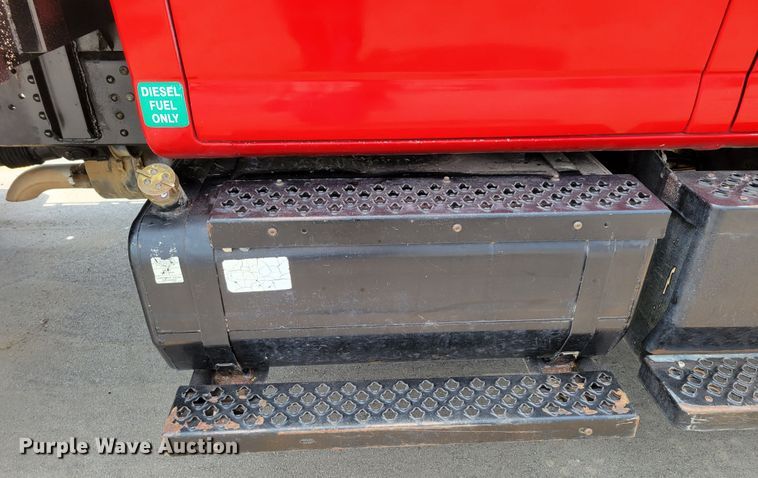 image for item DM8011 2004 Chevrolet C7500  Crew Cab flatbed truck