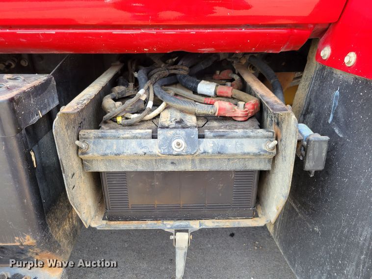 image for item DM8011 2004 Chevrolet C7500  Crew Cab flatbed truck