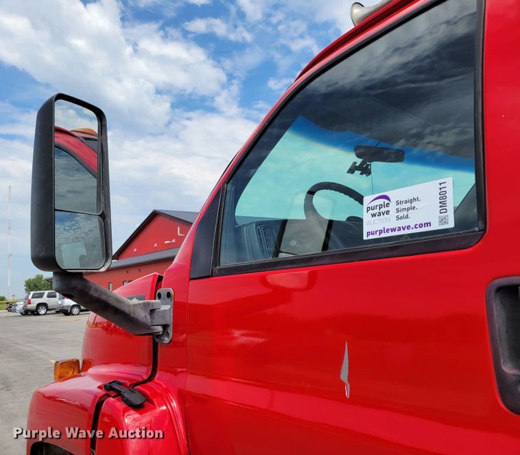 image for item DM8011 2004 Chevrolet C7500  Crew Cab flatbed truck