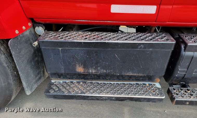 image for item DM8011 2004 Chevrolet C7500  Crew Cab flatbed truck