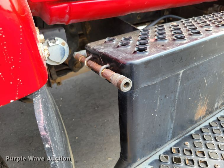 image for item DM8011 2004 Chevrolet C7500  Crew Cab flatbed truck