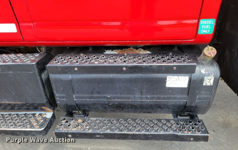 image for item DM8011 2004 Chevrolet C7500  Crew Cab flatbed truck