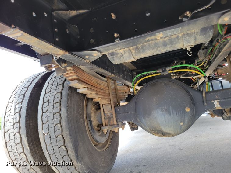 image for item DM8011 2004 Chevrolet C7500  Crew Cab flatbed truck