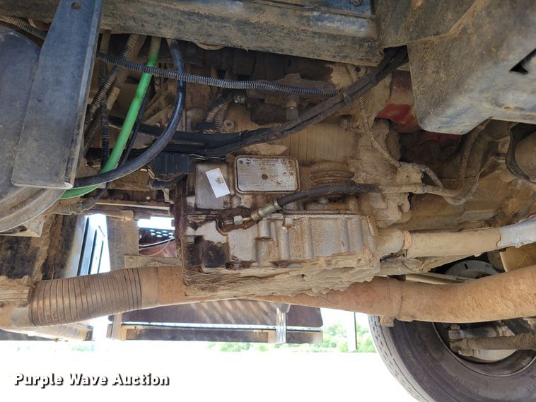 image for item DM8011 2004 Chevrolet C7500  Crew Cab flatbed truck