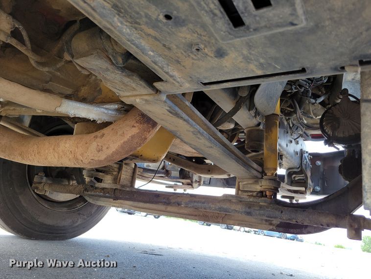 image for item DM8011 2004 Chevrolet C7500  Crew Cab flatbed truck