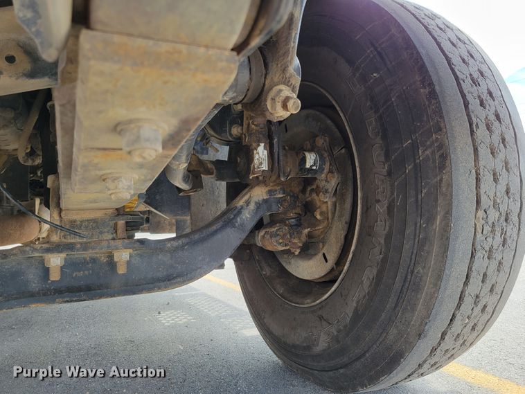 image for item DM8011 2004 Chevrolet C7500  Crew Cab flatbed truck