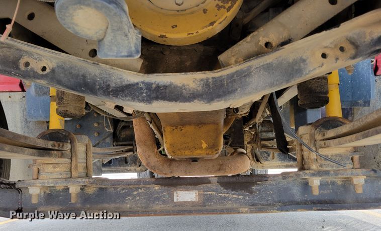 image for item DM8011 2004 Chevrolet C7500  Crew Cab flatbed truck