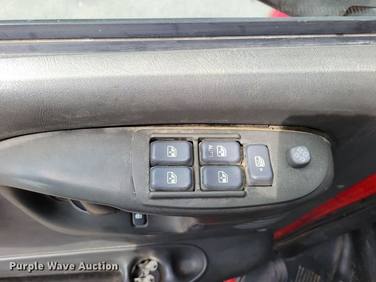 image for item DM8011 2004 Chevrolet C7500  Crew Cab flatbed truck