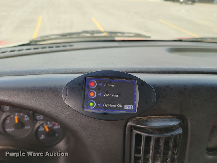 image for item DM8011 2004 Chevrolet C7500  Crew Cab flatbed truck