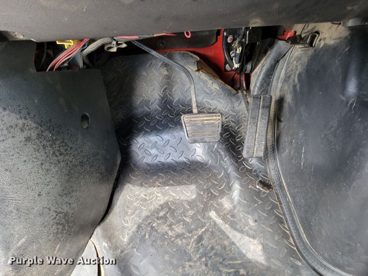 image for item DM8011 2004 Chevrolet C7500  Crew Cab flatbed truck