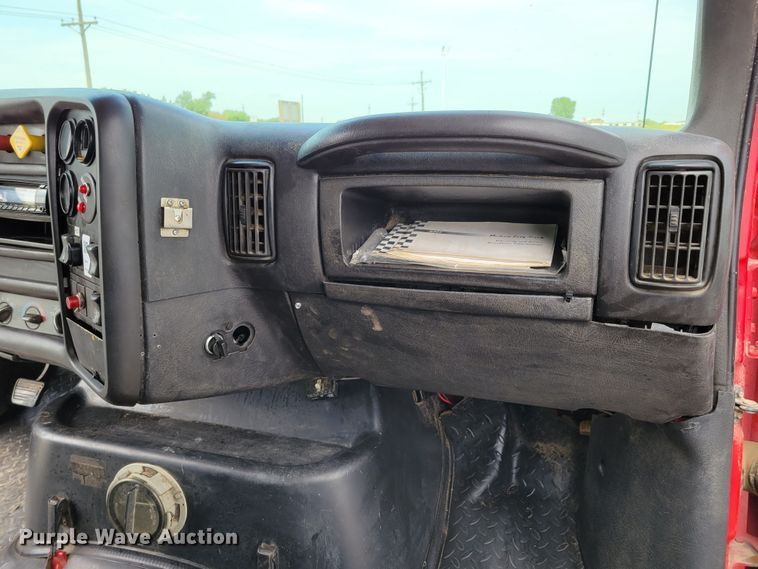 image for item DM8011 2004 Chevrolet C7500  Crew Cab flatbed truck