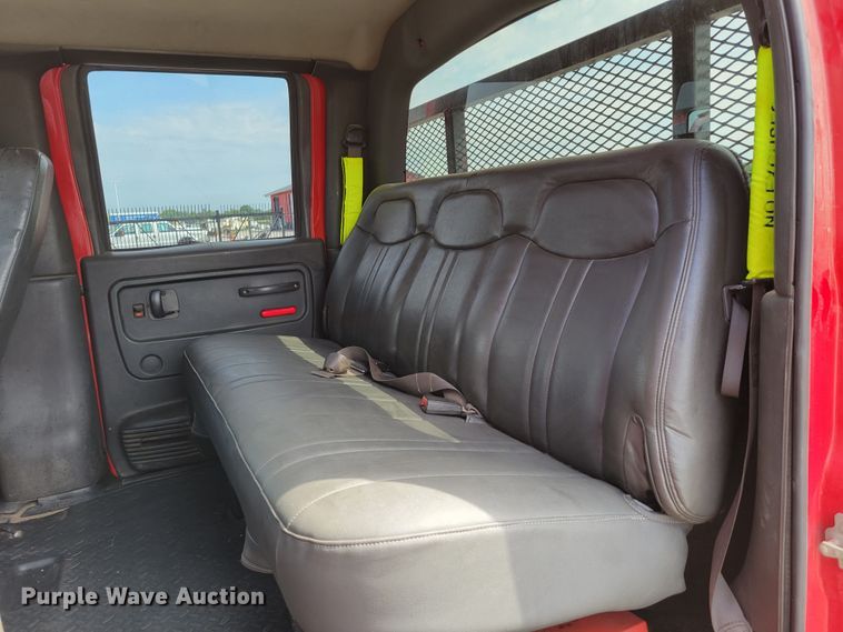 image for item DM8011 2004 Chevrolet C7500  Crew Cab flatbed truck