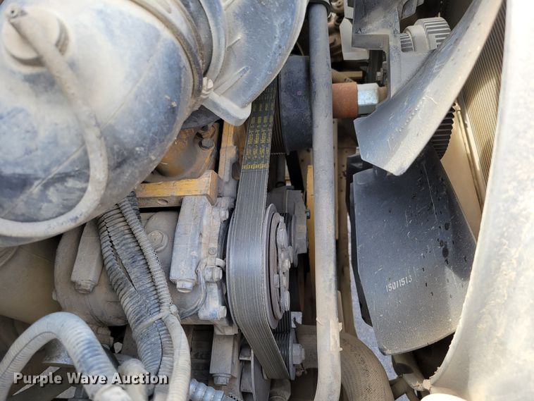 image for item DM8011 2004 Chevrolet C7500  Crew Cab flatbed truck