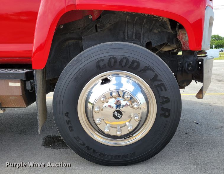 image for item DM8011 2004 Chevrolet C7500  Crew Cab flatbed truck