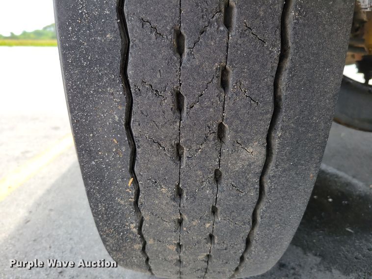 image for item DM8011 2004 Chevrolet C7500  Crew Cab flatbed truck