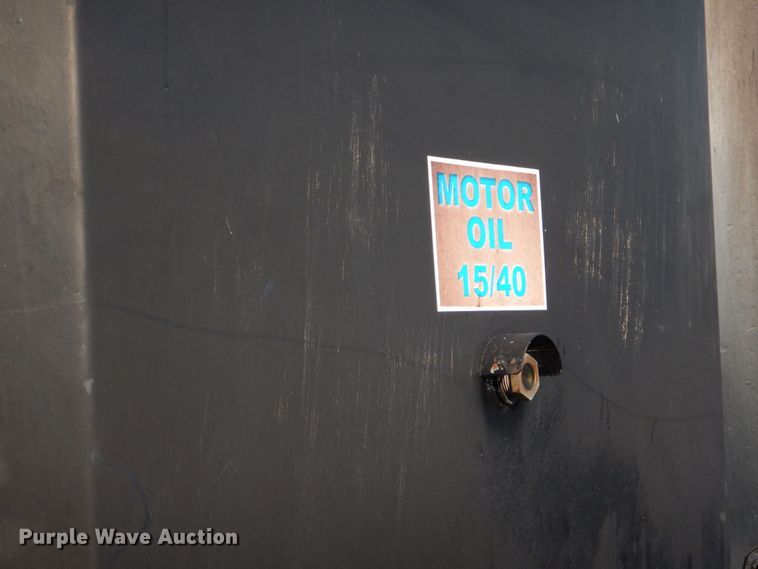 image for item DO1506 1999 International 8100  fuel / lube truck