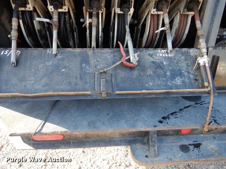 image for item DO1506 1999 International 8100  fuel / lube truck