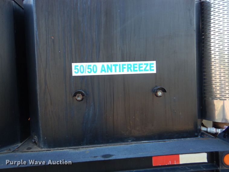 image for item DO1506 1999 International 8100  fuel / lube truck