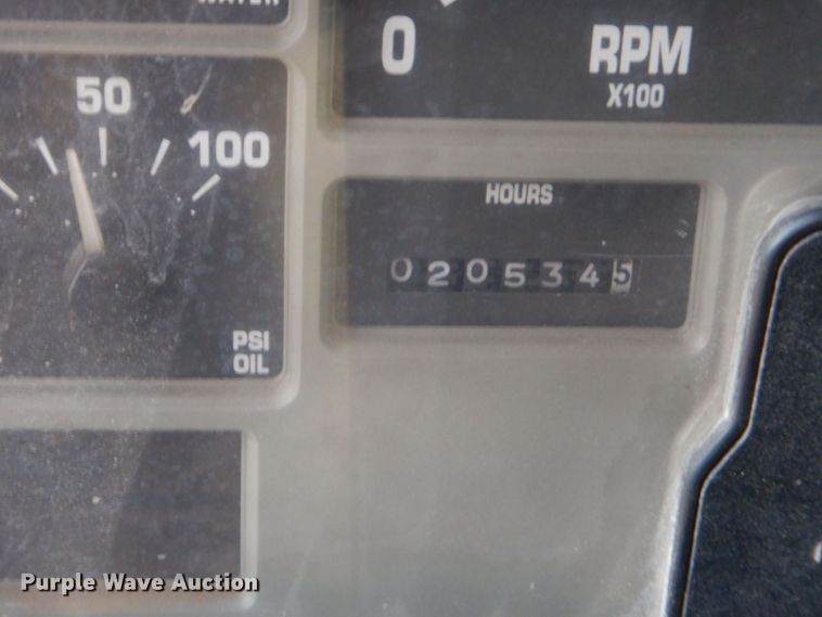 image for item DO1506 1999 International 8100  fuel / lube truck