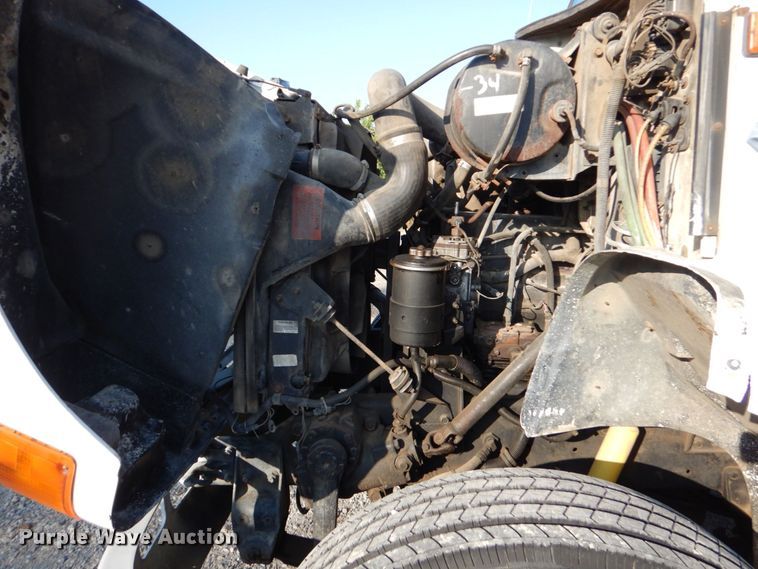 image for item DO1506 1999 International 8100  fuel / lube truck