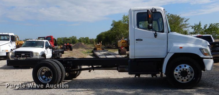 image for item DO1507 2007 Hino 308  truck cab and chassis