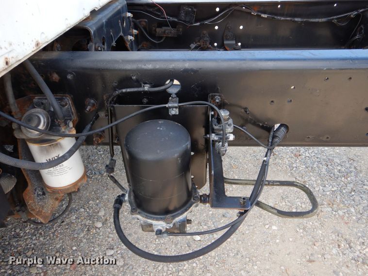 image for item DO1507 2007 Hino 308  truck cab and chassis