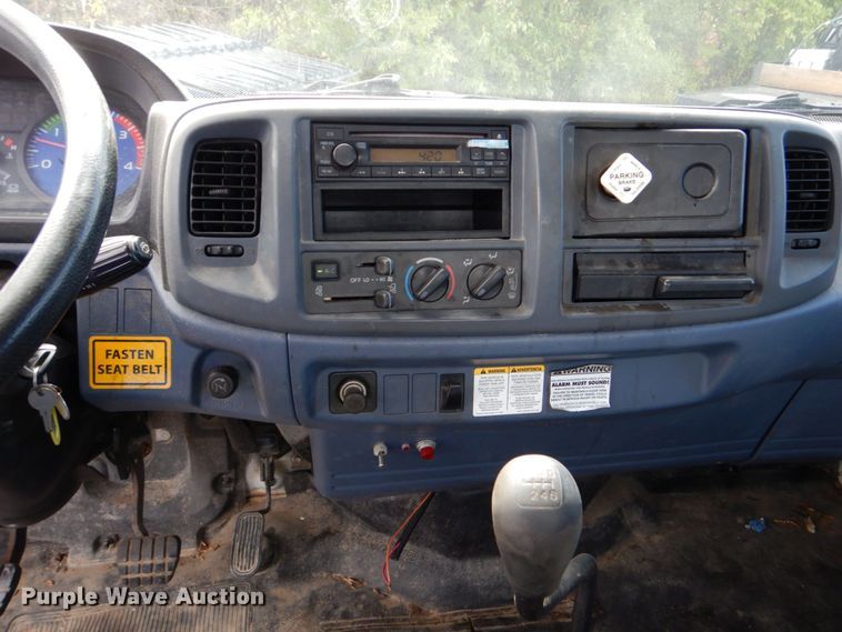 image for item DO1507 2007 Hino 308  truck cab and chassis