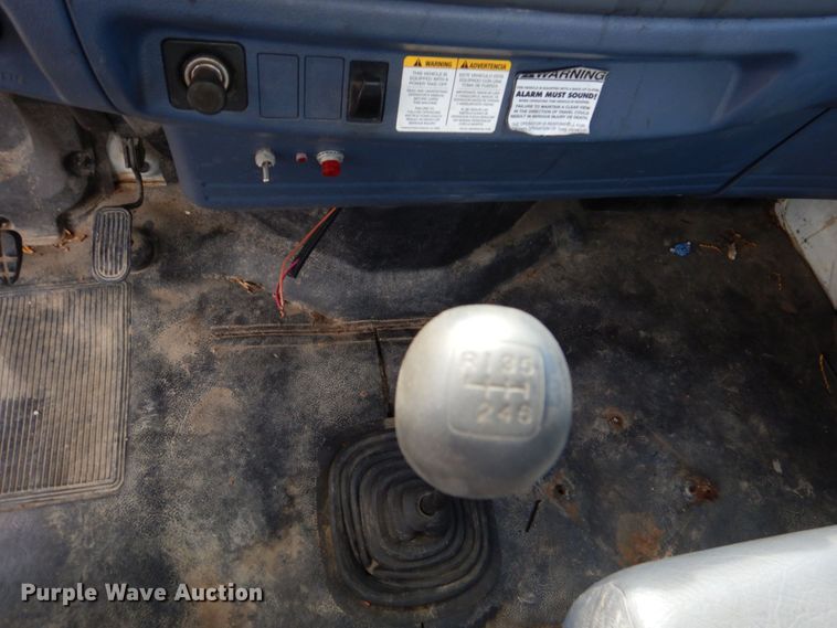 image for item DO1507 2007 Hino 308  truck cab and chassis