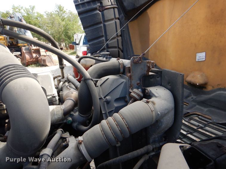 image for item DO1507 2007 Hino 308  truck cab and chassis