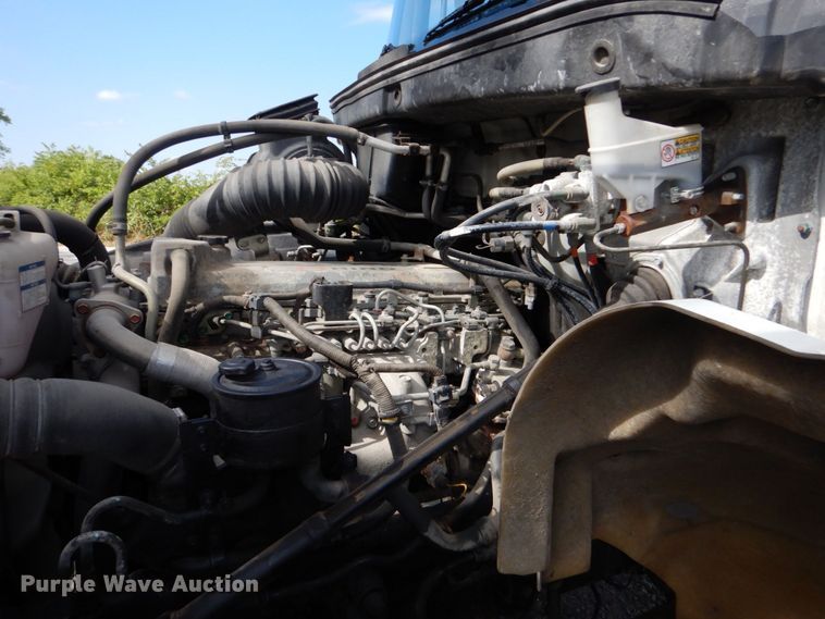 image for item DO1507 2007 Hino 308  truck cab and chassis