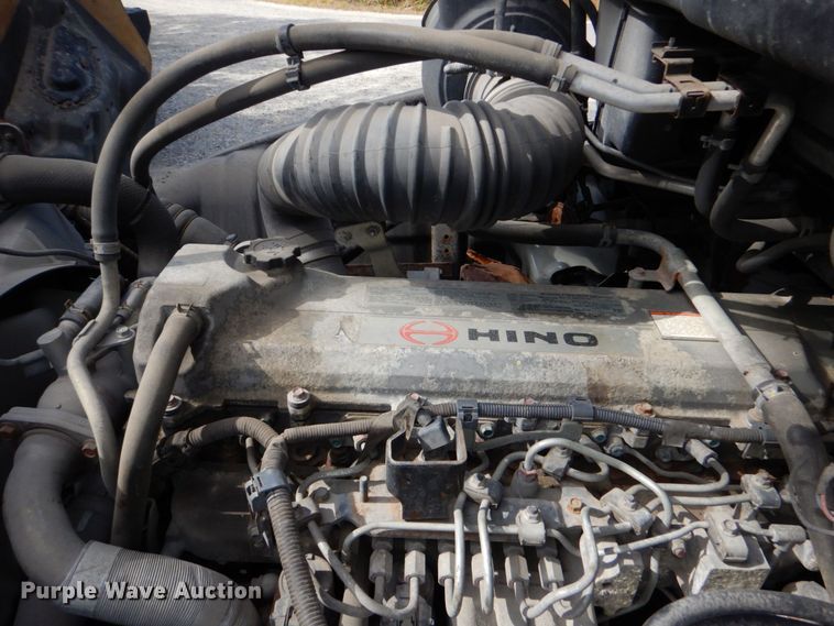 image for item DO1507 2007 Hino 308  truck cab and chassis