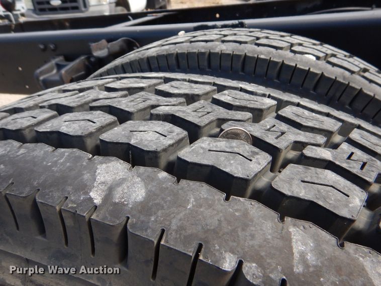 image for item DO1507 2007 Hino 308  truck cab and chassis