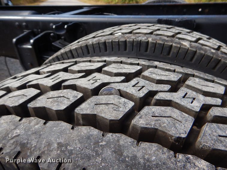 image for item DO1507 2007 Hino 308  truck cab and chassis