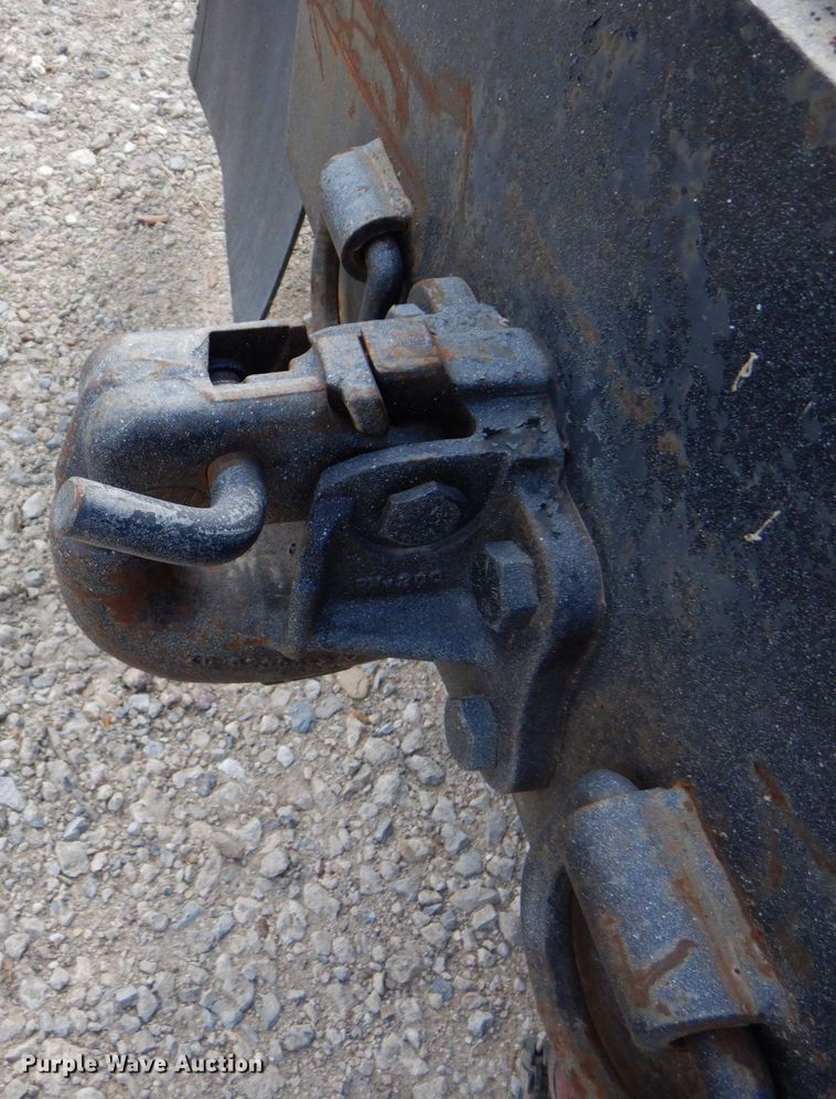 image for item DO1509 2000 Volvo VNM  semi truck