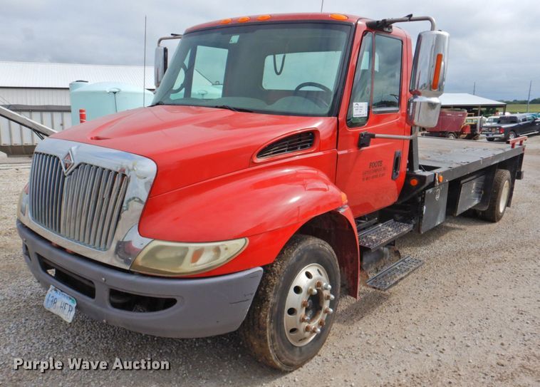 image for item DP4820 2003 International 4300  dump flatbed truck